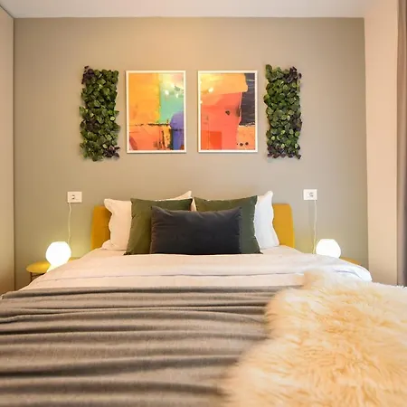 Colorful Fusion - Modern Apt At Romexpo-3